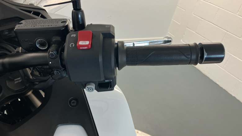 Honda NT1100 Manual (22 Model Year)